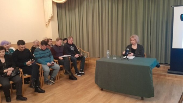 Зинаида Алимова отчиталась перед депутатами о работе и ответила на вопросы