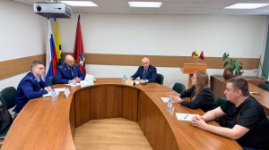 Перовский межрайонный прокурор Попик Михаил Юрьевич и заместитель межрайонного прокурора совместно с главой муниципального округа Новогиреево Чикуновым В.М. провели личный прием граждан Перовский межрайонный прокурор Попик Михаил Юрьевич и заместитель межрайонного прокурора совместно с главой муниципального округа Новогиреево Чикуновым В.М. провели личный прием граждан